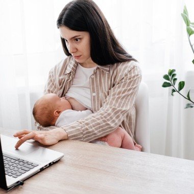 Allaitement et reprise du travail : Conseils pour une transition en douceur