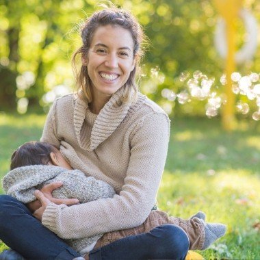 Allaiter en public : un acte naturel et vital, encore trop souvent débattu